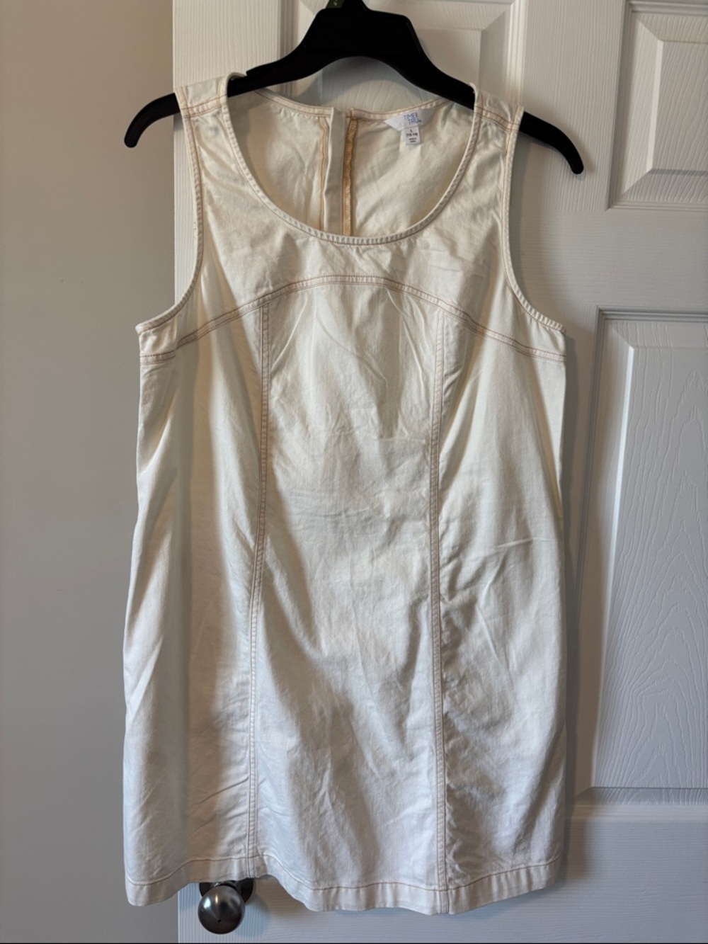 Time and Tru Cream Sleeveless Shift Top